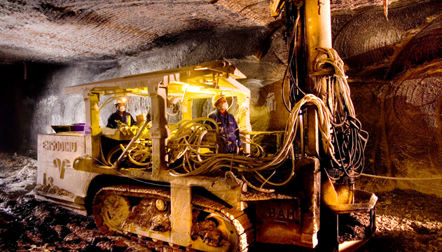 Coal mining [photo]